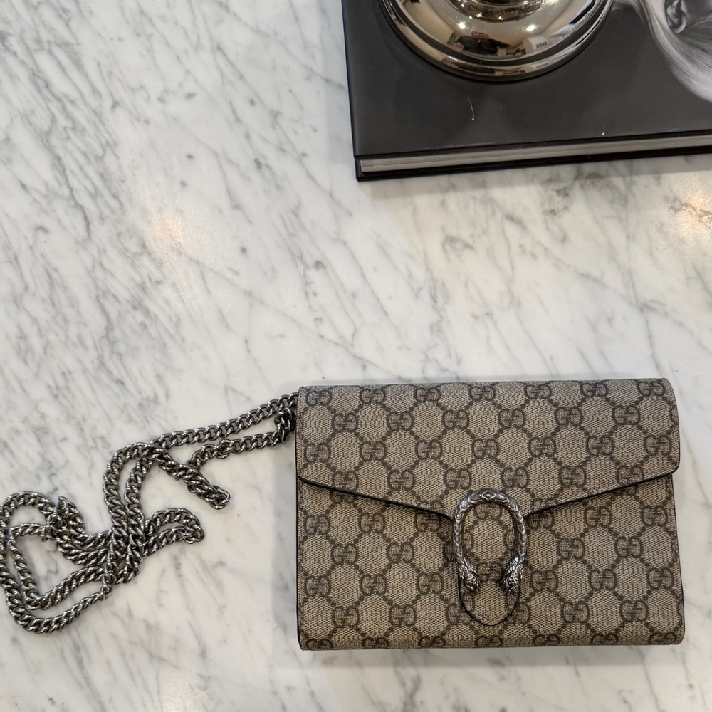 Gucci Dionysus wallet on chain